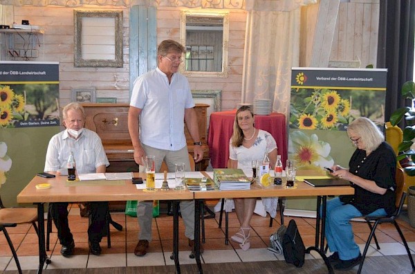 Im Bild v.l.: Obmann-Stellvertreter Alfred Smolik, Obmann Werner Kroiss, Kassierin Gabriele Haas, Schriftführerin Christine Schindler