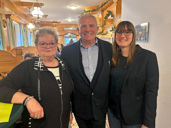 Der neue Vorstand: Susanne Jahn, Obmann Dudeschek und Judith Welicky