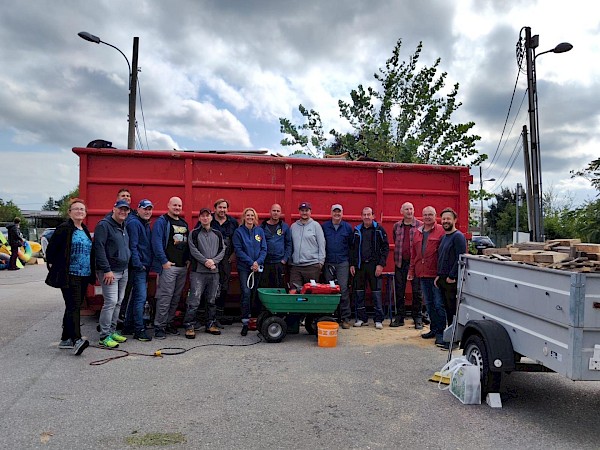 Die fleißigen Helfer:innen bei der Sperrmüllaktion